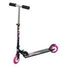 Koloběžka Powerslide Barbie Fabulous Odlehčená skládací koloběžka se zadní blatníkovou brzdou. Krásný dívčí design v matných barvách.