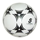 Fotbalový míč Spokey CBALL bílo-černý piko Fotbalový míč určený pro rekreační hru. Součástí míče je síťka a jehla na huštění.  S