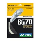 Badmintonový výplet YONEX BG 70 PRO Multifilamentní výplet o průměru 0.7 mm poskytuje výbornou kontrolu míče a vysokou odolnost.  Y