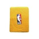 Armband NBA - gold Originální armband na paži s logem NBA od firmy For Bare Feet.  